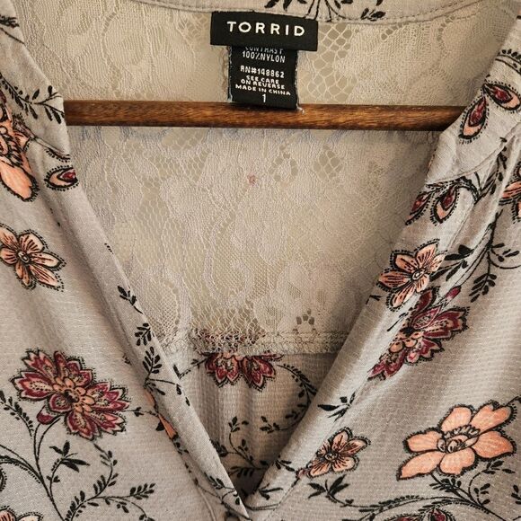 Torrid Gray Floral Lace Tunic Top - Picture 7 of 7